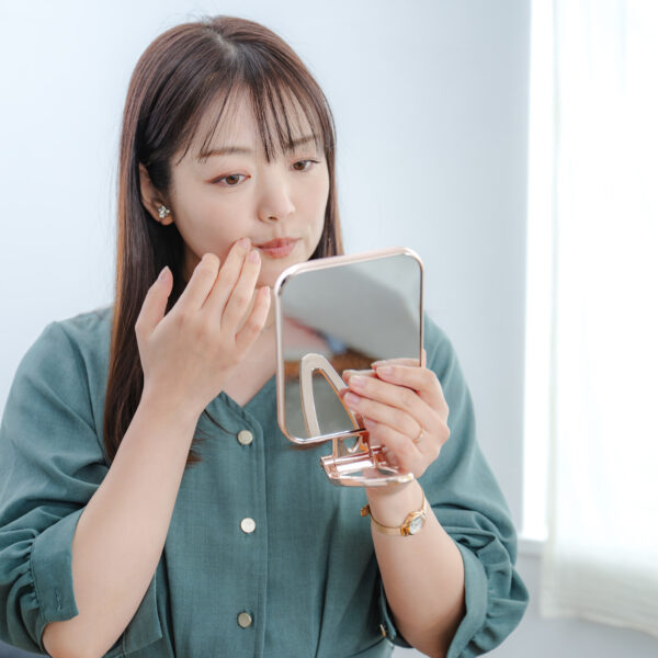 ニキビ跡の治し方！種類と原因、自力で改善する方法をタイプ別に解説